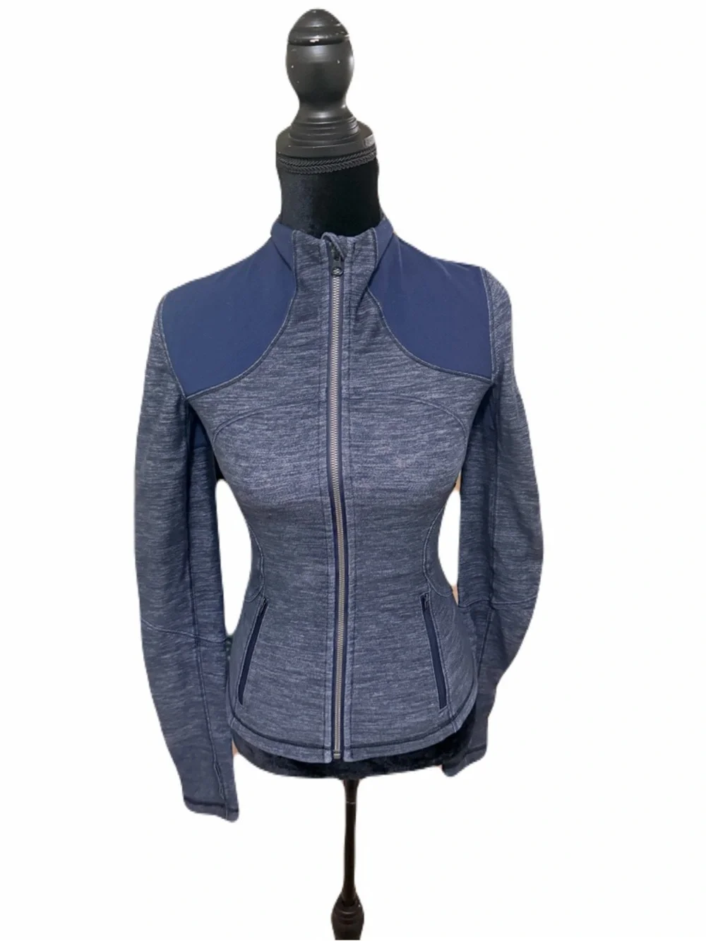Lululemon Forme Jacket Reversible Slub Denim Inkwell size 2 luon material